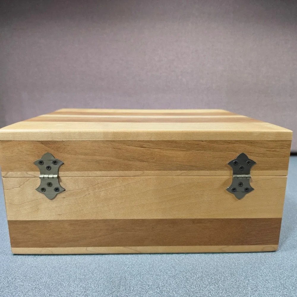 Wooden Cigar Humidor Large Brown Good Striped Key Lock Tray